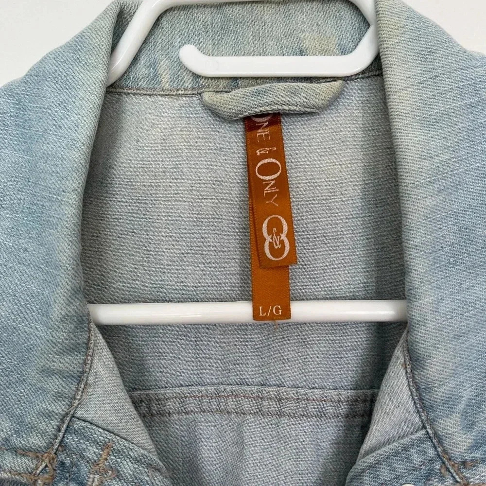 FREE with any purchase - One and Only Light Blue Denim Distressed Vest sz medium - Picture 4 of 6